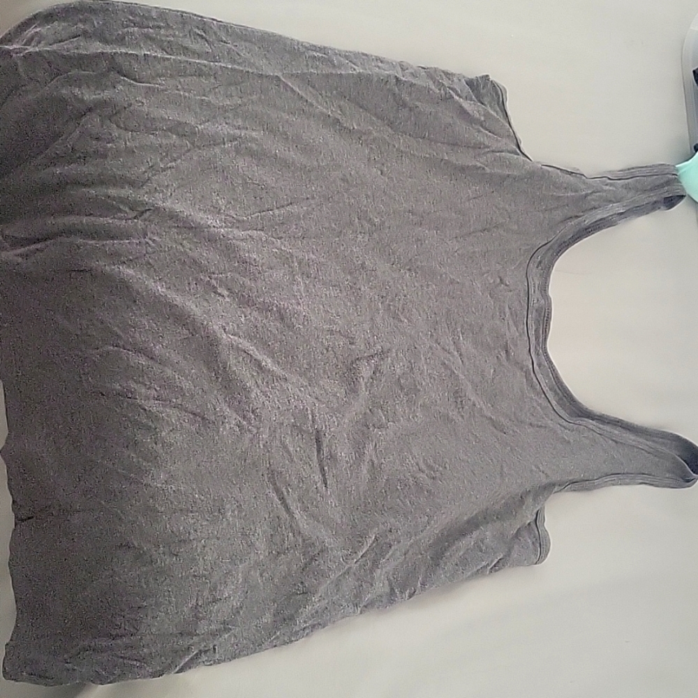 Gray tank yop